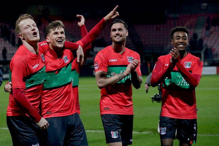 点燃了全场 点燃了全场